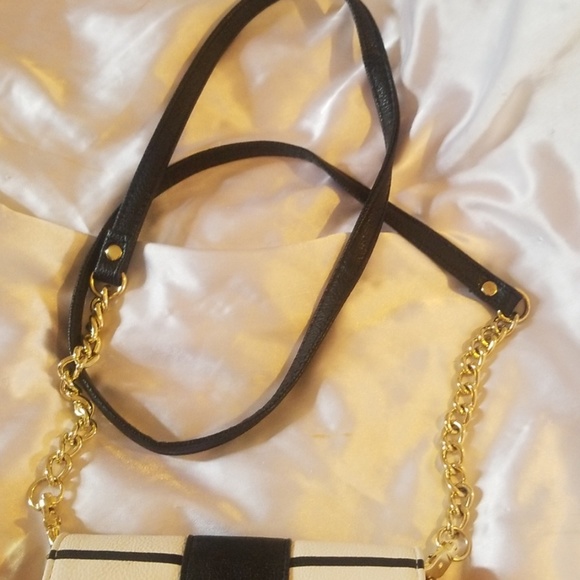 Betsey Johnson  cross body - Picture 2 of 8